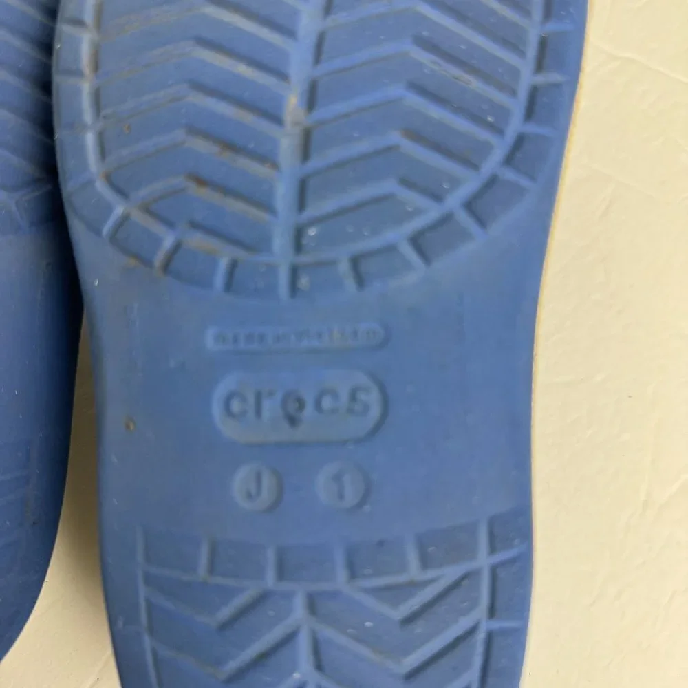 CROCS Blue  Boy's sandals  flip flop Size J 1